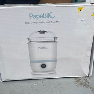 Baby Bottle Sterilizer and Dryer Pro - White